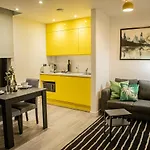 Royal Riverside Apartments Sheffield Centre - Opulent Living