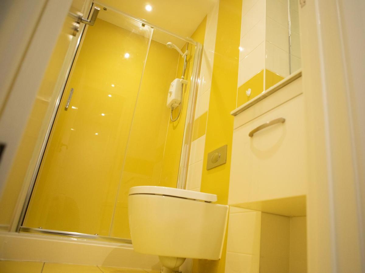 Royal Riverside Centre - Opulent Living Apartment Sheffield